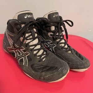 ASICS mens boys wrestling shoes size 5 black